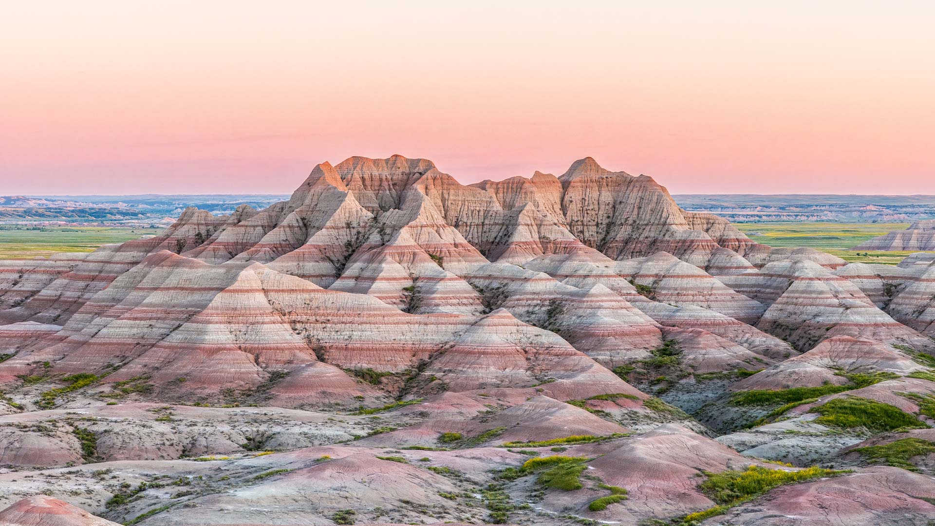 岁月的层峦|落日，恶地国家公园，南达科他州，美国 |© Troy Harrison/Getty Images