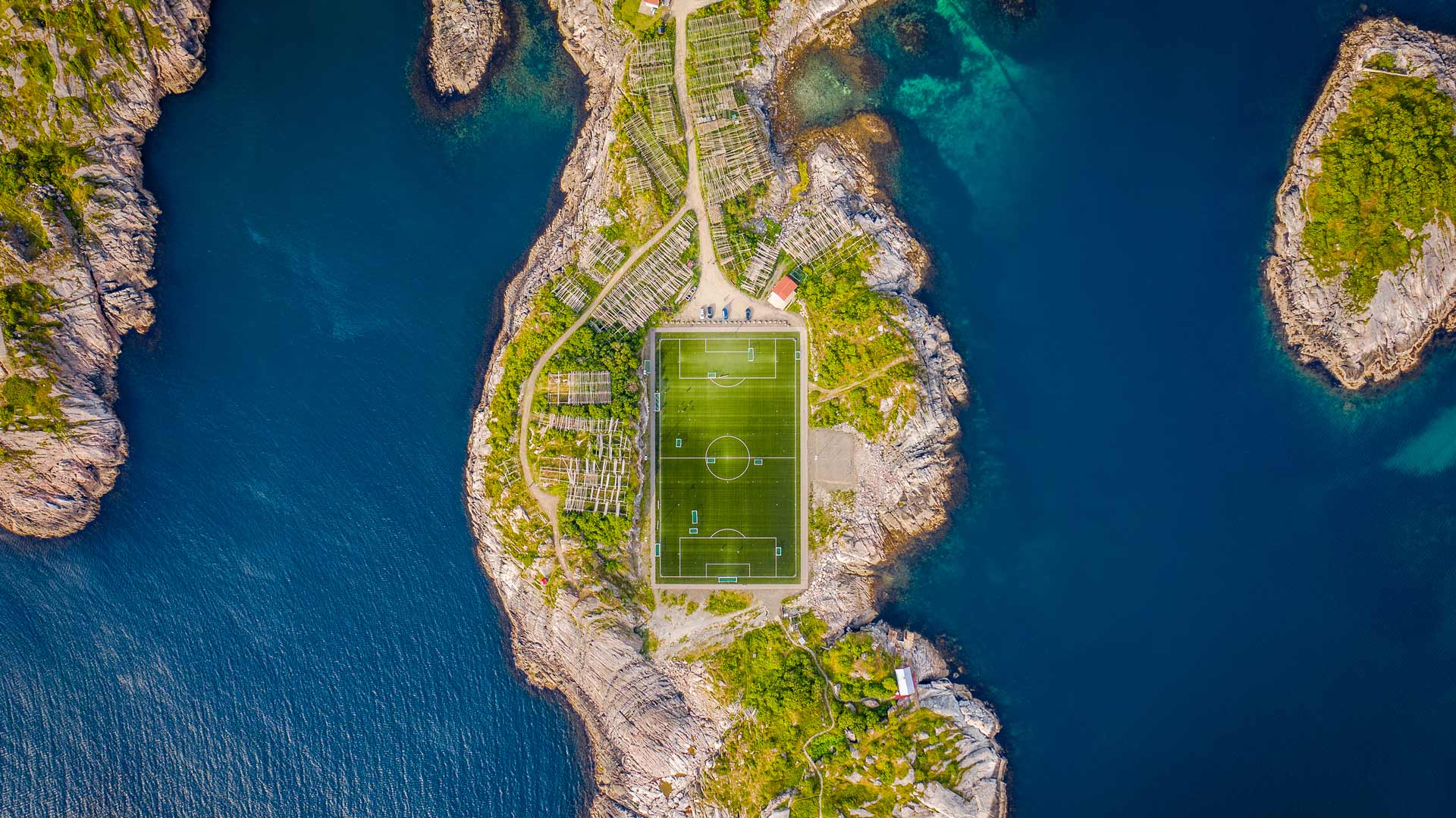 这个体育场建在你意想不到的地方|亨宁斯韦尔体育场，挪威 |© Morten Falch Sortland/Getty Images