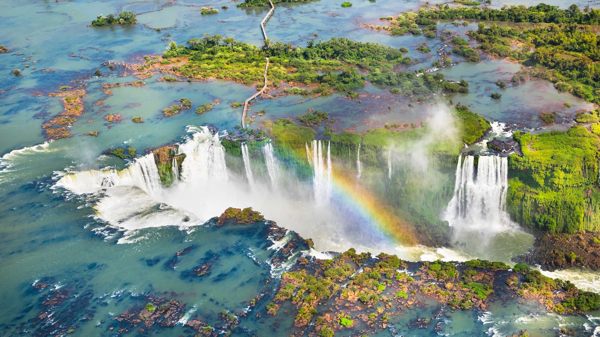 世界新七大自然奇观之一|伊瓜苏大瀑布鸟瞰图，巴西 |© Nido Huebl/Shutterstock