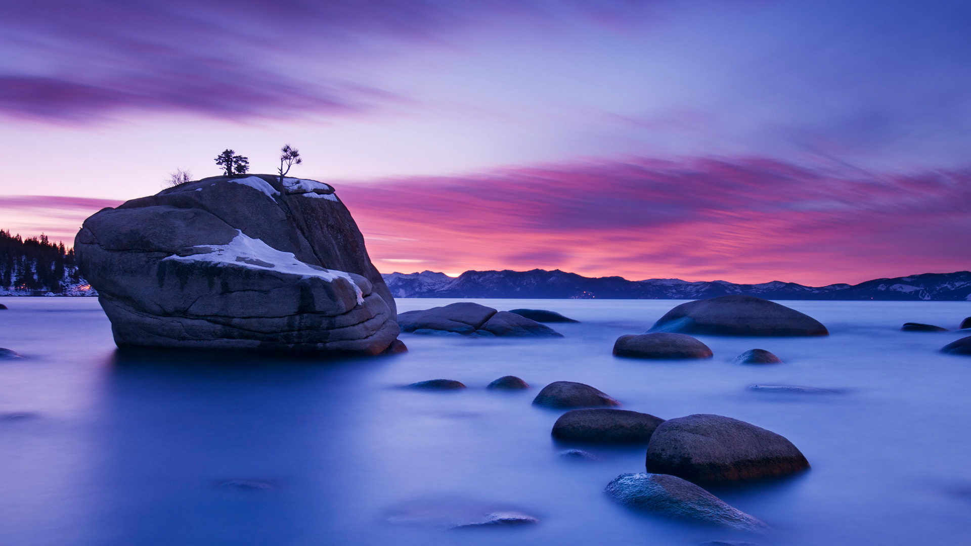 天然盆景|盆景岩，太浩湖，内华达州，美国 |© Jim Patterson/Tandem Stills + Motion
