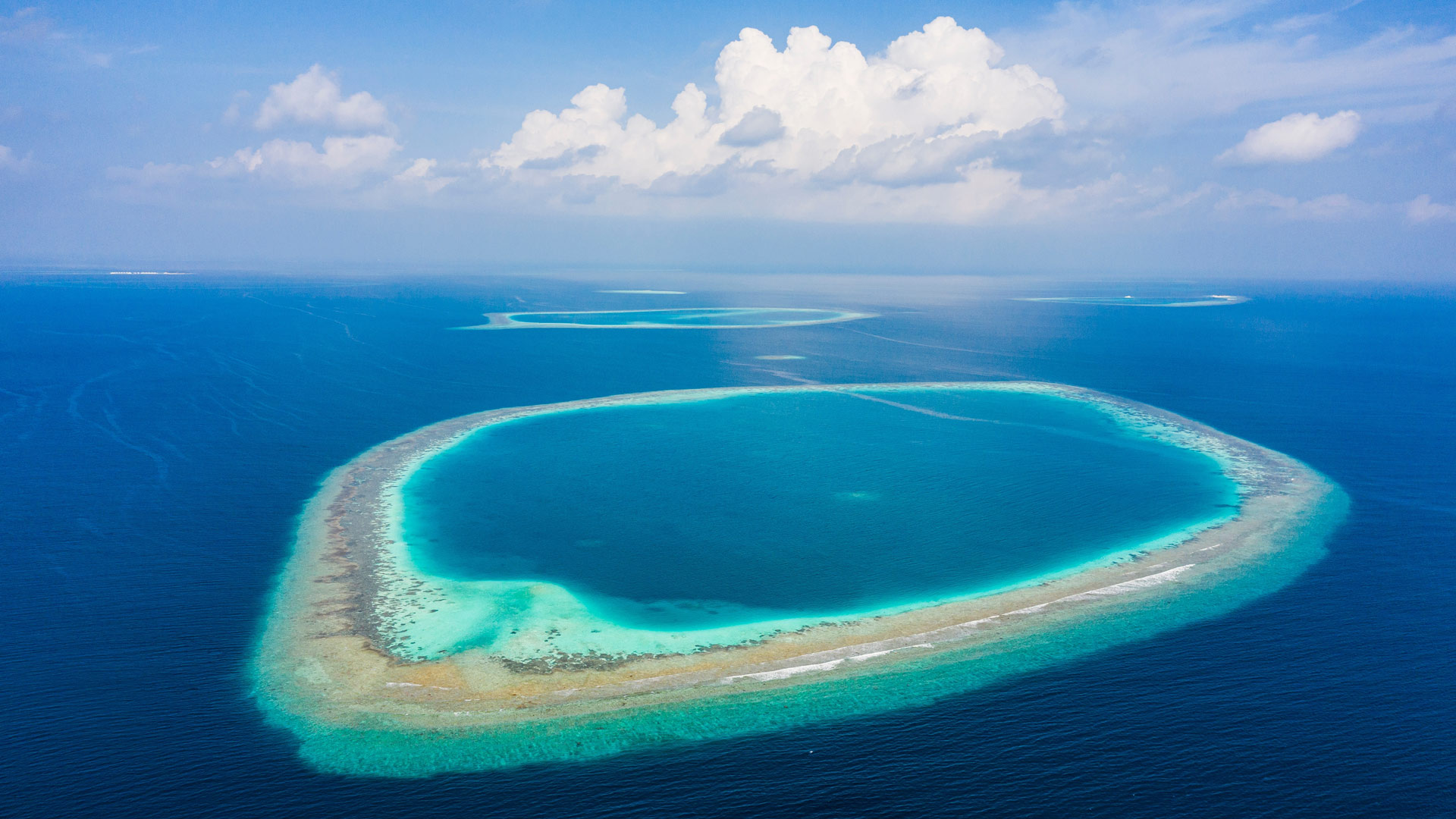 印度洋之眼|印度洋的环礁，马尔代夫 |© Amazing Aerial Premium/Shutterstock