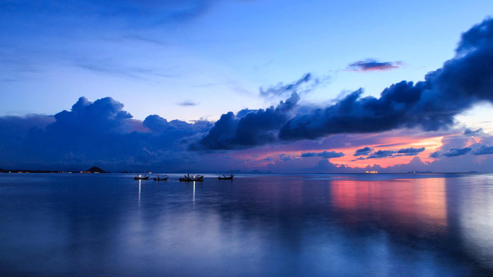 漂浮的传承|苏梅岛的港口和长尾船, 泰国 |© Foto2rich/Shutterstock