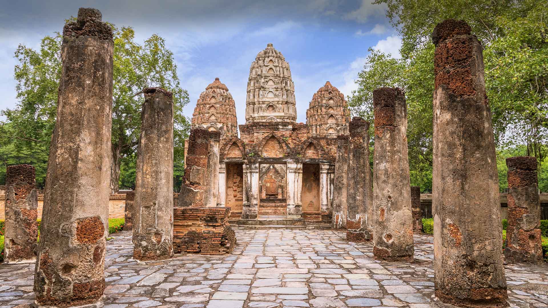 在废墟中寻找美|西沙瓦寺，素可泰历史公园，泰国 |© Casper1774 Studio/Shutterstock